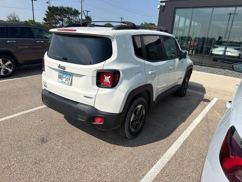 Used 2015 Jeep Renegade Latitude w/ Cold Weather Group II AWD/4WD image 4