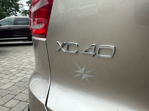 Used 2023 Volvo XC40 B5 Plus w/ Driver Assist Package AWD/4WD image 30