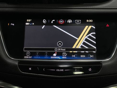 Used 2018 Cadillac XT5 Premium Luxury image 12