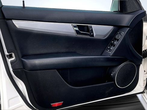 Used 2013 Mercedes-Benz C 250 Sedan image 22