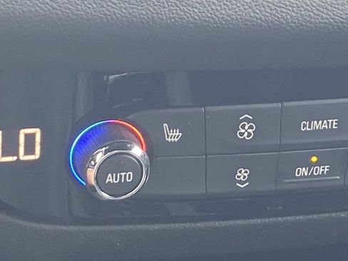 Used 2022 Buick Enclave Essence w/ Sport Touring Edition image 23