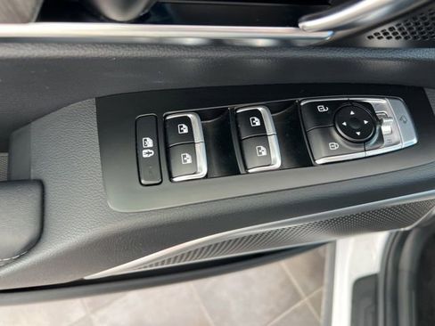 Used 2023 Kia Telluride EX w/ EX Captain's Chair Package image 12