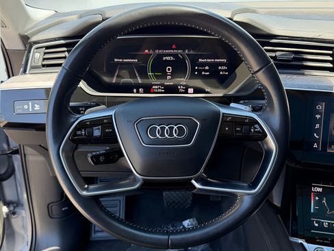 Used 2021 Audi e-tron Premium Plus w/ Premium Plus Package AWD/4WD image 41