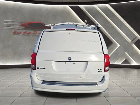 Used 2014 RAM C/V Tradesman image 14