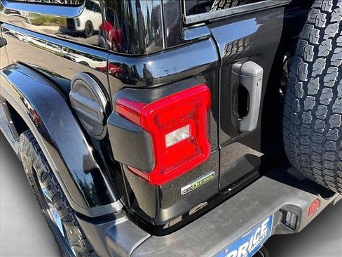Used 2021 Jeep Wrangler Unlimited Sahara AWD/4WD image 29
