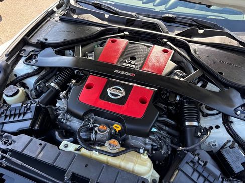 Used 2019 Nissan 370Z NISMO RWD image 33