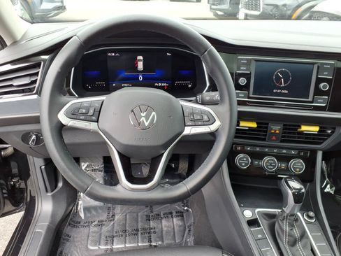 Used 2022 Volkswagen Jetta SE FWD image 11