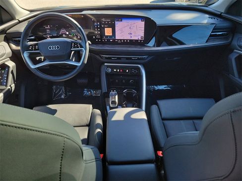 Used 2025 Audi Q5 Premium Plus w/ Premium Plus image 23