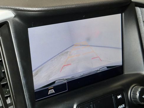 Used 2022 GMC Terrain SLE w/ Driver Convenience Package FWD image 2