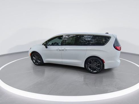 New 2026 Chrysler Pacifica Select image 6