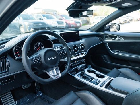 Used 2022 Kia Stinger GT1 RWD image 17