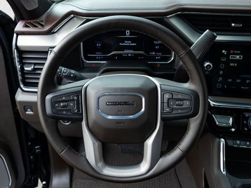 Used 2024 GMC Sierra 3500 Denali w/ Denali Reserve Package image 16