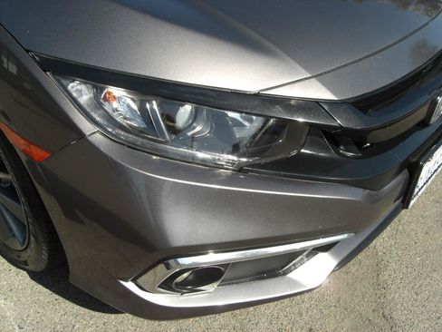 Used 2019 Honda Civic EX image 3
