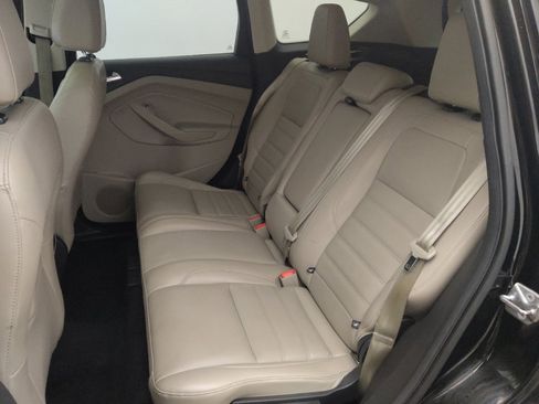 Used 2017 Ford Escape SE w/ SE Leather Comfort Package FWD image 18