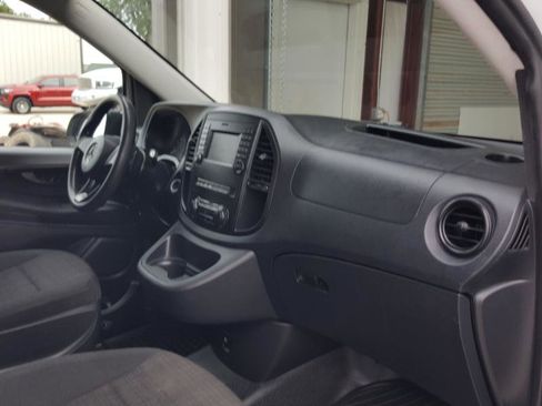 Used 2018 Mercedes-Benz Metris image 13