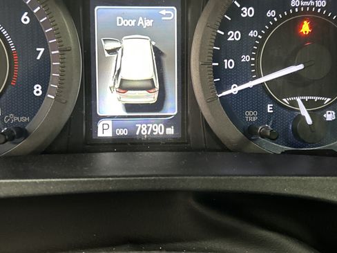Used 2020 Toyota Sienna Limited FWD image 11