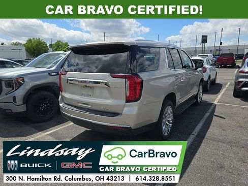 Used 2023 GMC Yukon SLT w/ SLT Premium Package AWD/4WD image 3