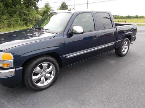 Used 2005 GMC Sierra 1500 SLE w/ Safe And Sound Package RWD image 7