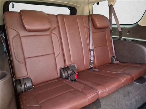 Used 2016 Chevrolet Suburban LTZ RWD image 21