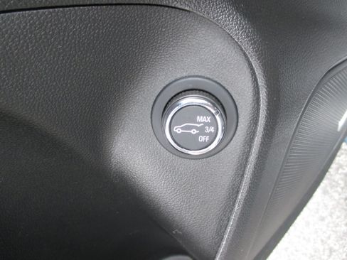 Used 2024 Buick Encore GX Avenir w/ Avenir Convenience Package FWD image 15