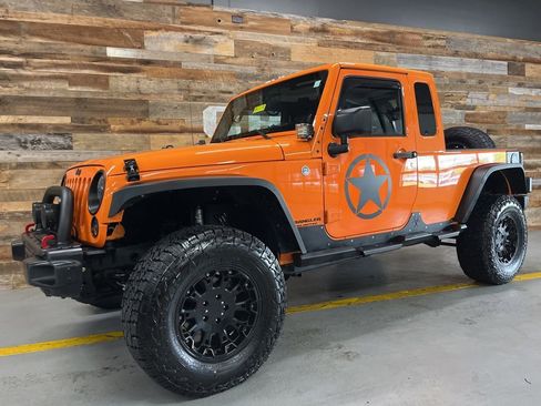 Used 2012 Jeep Wrangler Unlimited Sport AWD/4WD image 19