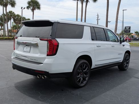 Used 2024 GMC Yukon XL Denali AWD/4WD image 6