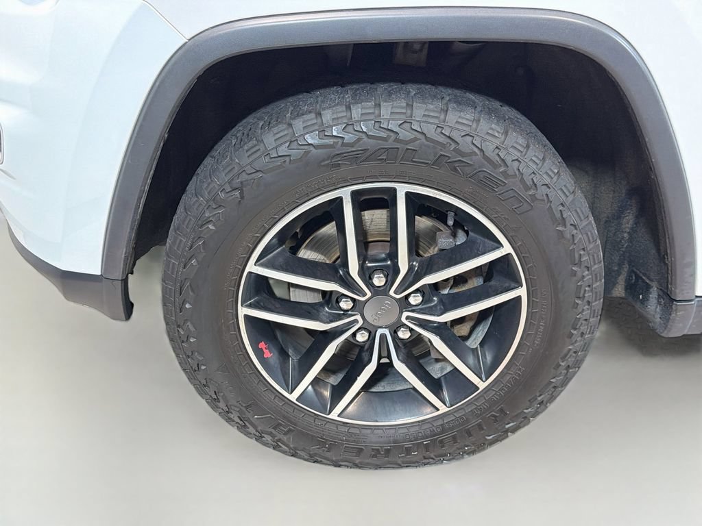 Used 2020 Jeep Grand Cherokee Limited AWD/4WD image 32