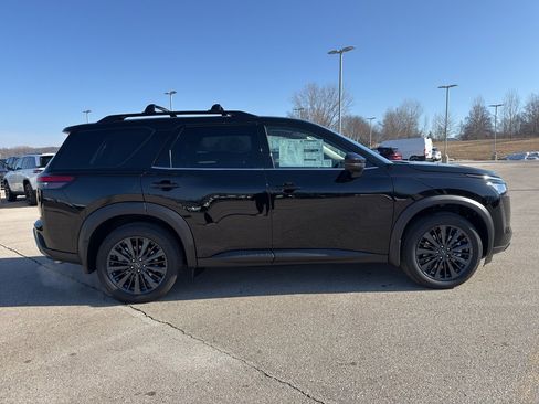 New 2026 Nissan Pathfinder SL w/ SL Premium Package image 4