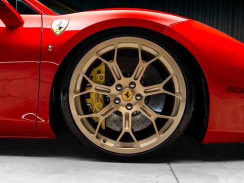 Used 2018 Ferrari 488 GTB RWD image 28