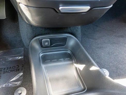 New 2027 Chrysler Pacifica Select FWD image 25