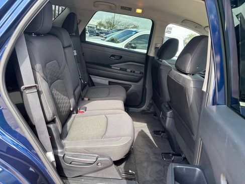 Used 2026 Nissan Pathfinder SV FWD image 28