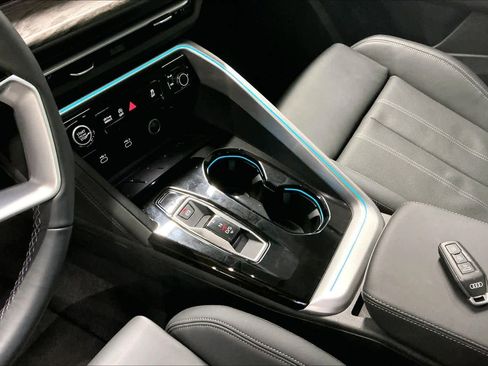 Used 2025 Audi Q5 Premium Plus w/ Premium Plus image 19