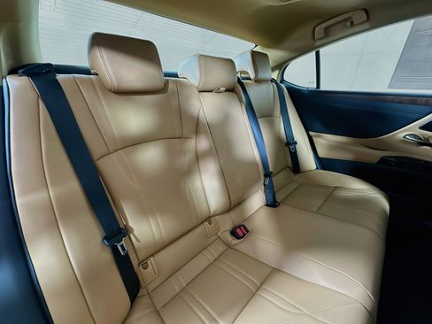 Certified 2025 Lexus ES 350 w/ Luxury Package FWD image 26