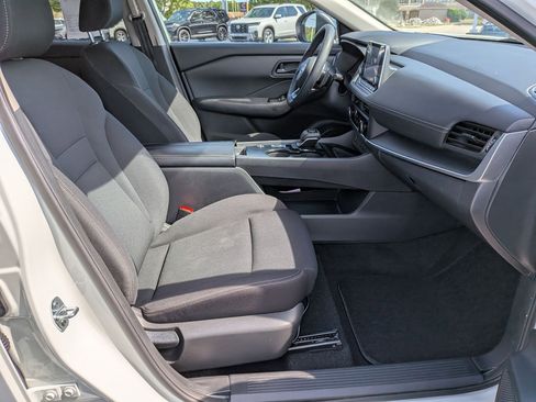 Used 2024 Nissan Rogue S FWD image 35
