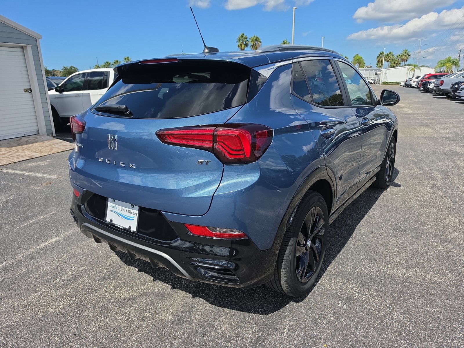 Used 2024 Buick Encore GX Sport Touring FWD image 4