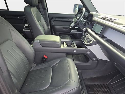 Used 2020 Land Rover Defender 110 HSE image 12
