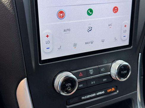 Used 2024 Ford Edge ST image 23