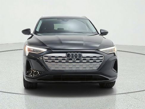 Used 2024 Audi Q8 e-tron Premium Plus AWD/4WD image 2