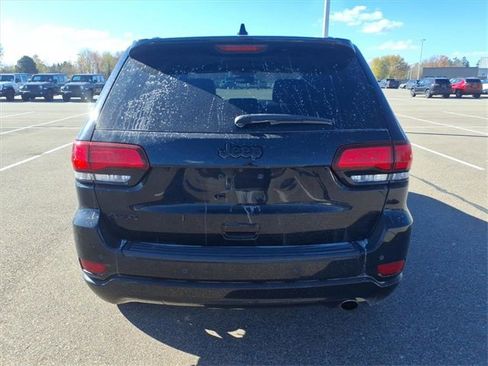 Used 2019 Jeep Grand Cherokee Altitude image 5