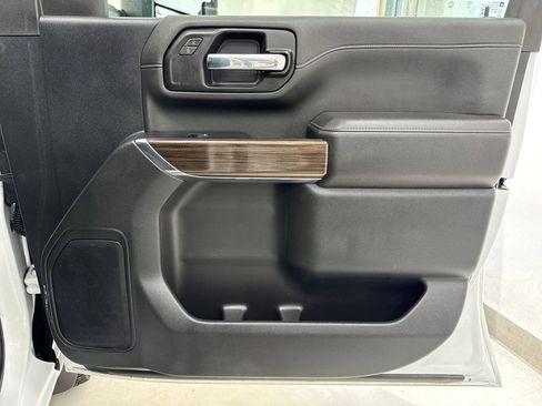 Used 2022 Chevrolet Silverado 3500 LT w/ Convenience Package image 8