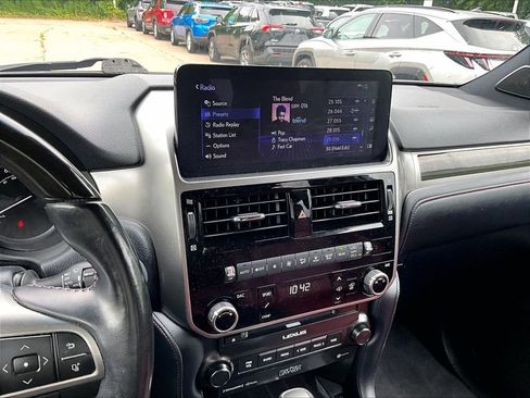 Used 2023 Lexus GX 460 Luxury w/ Sport Design Package AWD/4WD image 25