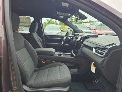 New 2026 GMC Acadia Elevation w/ Super Cruise Package image 11