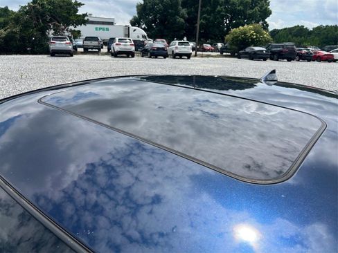 Used 2018 MAZDA MAZDA3 Touring FWD image 12
