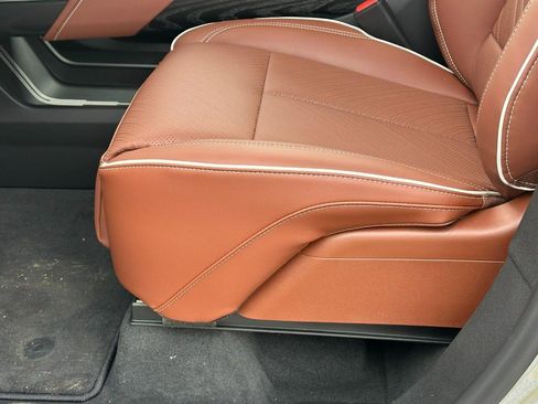 New 2026 Cadillac Vistiq Platinum image 14