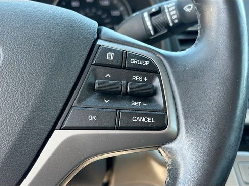 Used 2017 Hyundai Elantra SE w/ SE A/T Tech Package 03 image 33