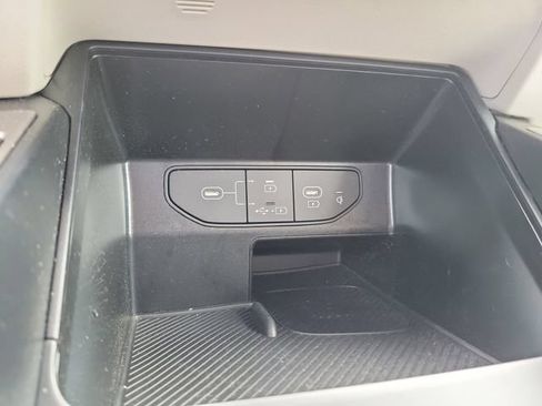 Certified 2025 Kia Sorento S FWD image 25