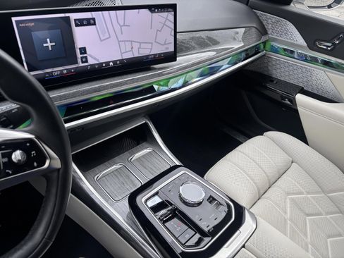 Certified 2024 BMW i7 xDrive60 image 12