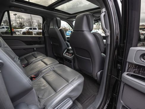 Used 2021 Lincoln Navigator L Reserve image 35