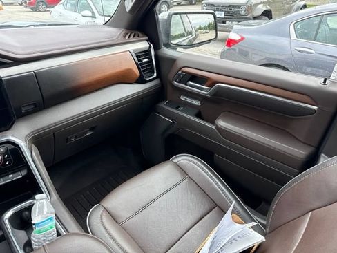 Used 2023 GMC Sierra 1500 Denali w/ Technology Package AWD/4WD image 18