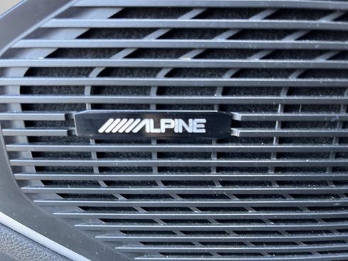 Used 2024 Jeep Wagoneer L Series II RWD image 32